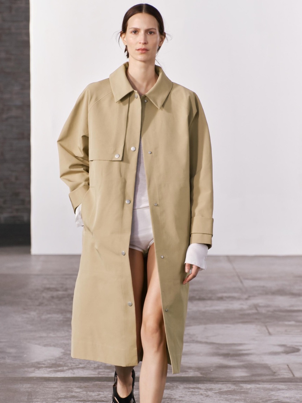NWT. Zara ZW Collection Beige Straight-Cut Trench Coat. Size S.